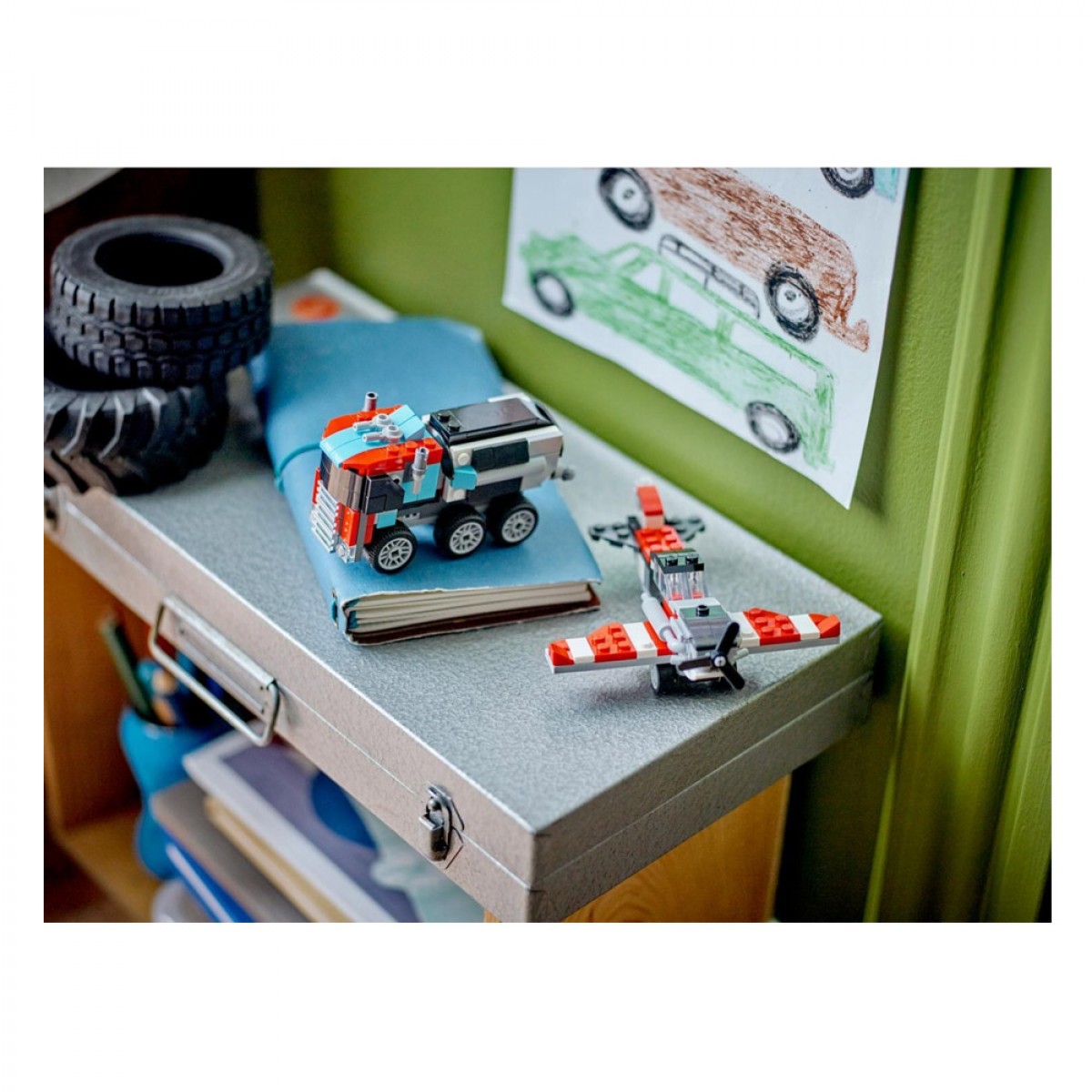 LEGO FLATBED TRUCK WITH HELICOPTER 31146