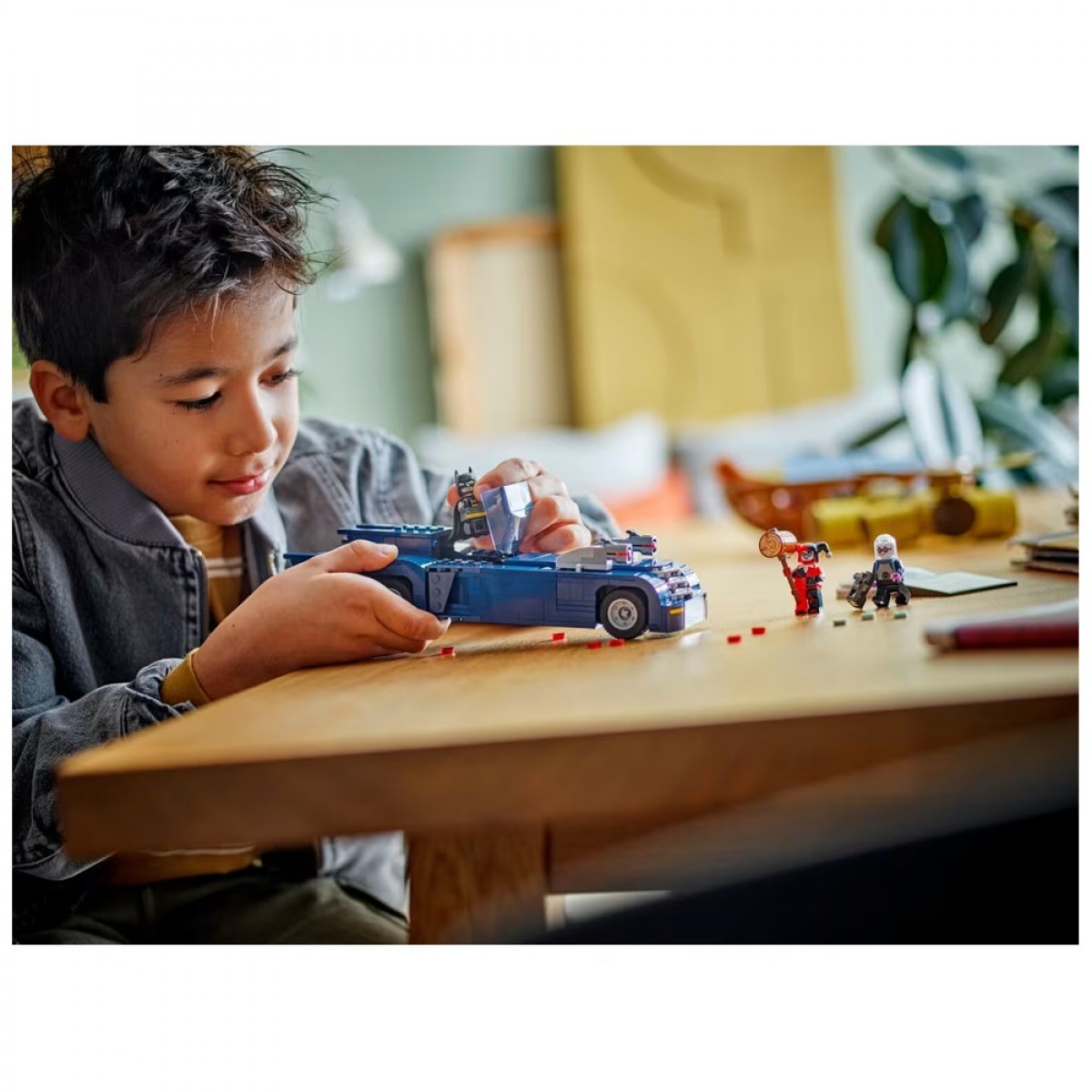 LEGO BATMAN WITH THE BATMOBIL VS HARLEY QINN AND MR. FREEZ 76274