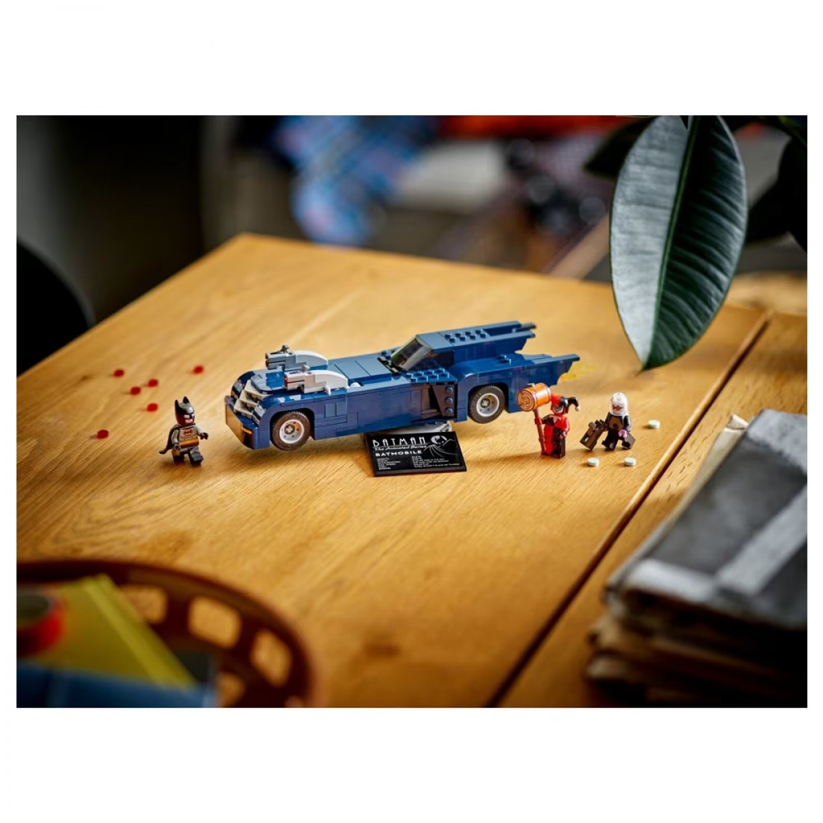 LEGO BATMAN WITH THE BATMOBIL VS HARLEY QINN AND MR. FREEZ 76274