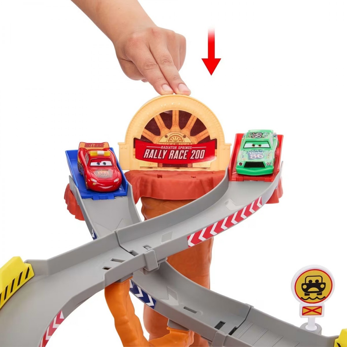 MATTEL CARS DRIVER PLAYSET/RESCUE ROAD RACEWAY JFL57