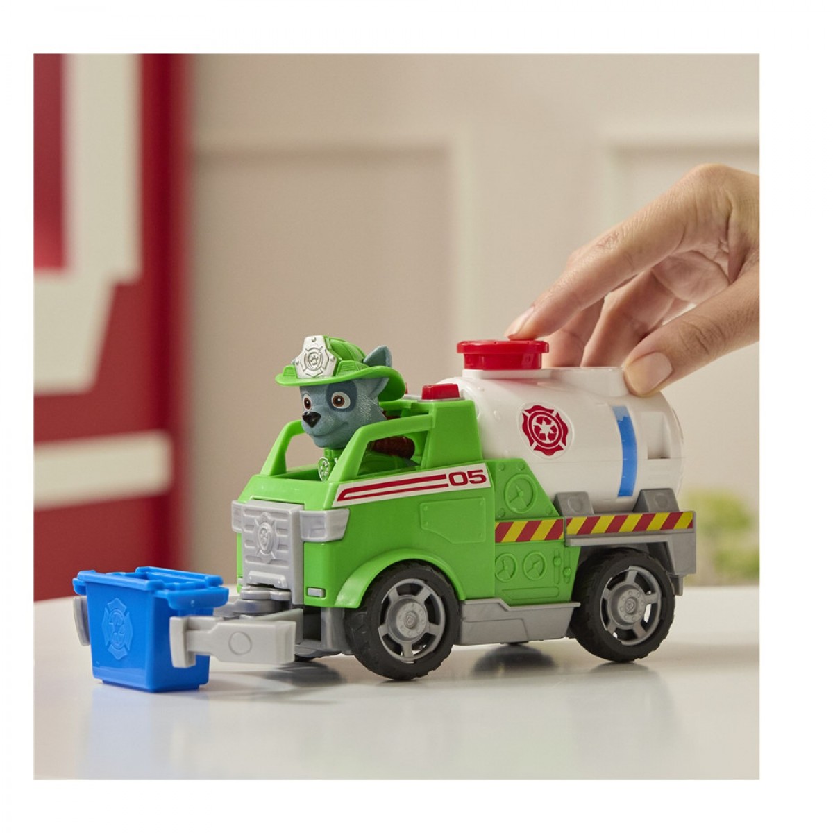 SPIN MASTER PAW PATROL:FIRE RESCUE-ROCKY  RESCUE FIRE TANKER VEHICLE  6072699