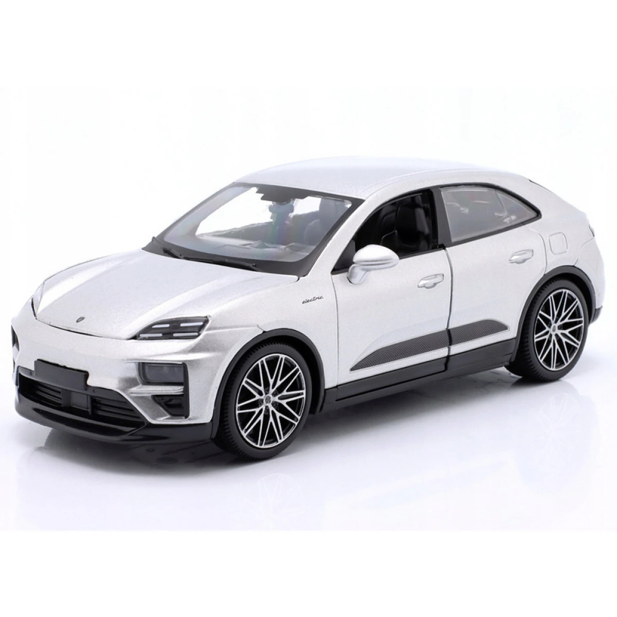BURAGO 1:24 PORSCHE MACAN TURBO ELECTRI 18/21114