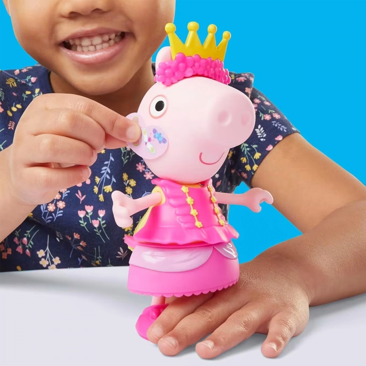 HASBRO PEPPA PIG  PEPPA`S DRESS UP WARDROBE G1017