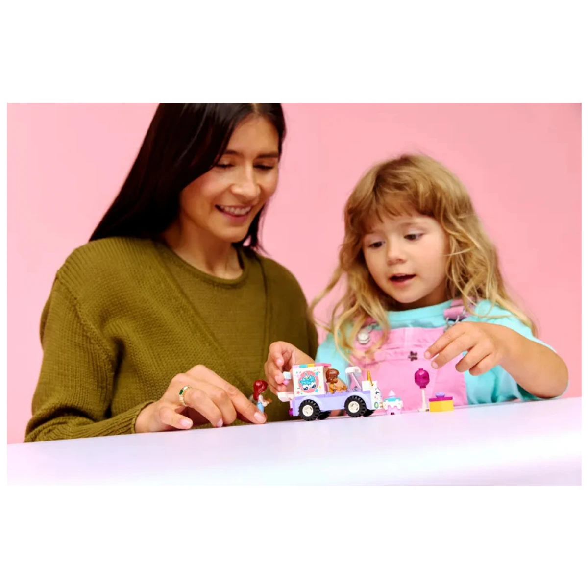 LEGO UNICORN CAKE DELIVERY CAR 42675
