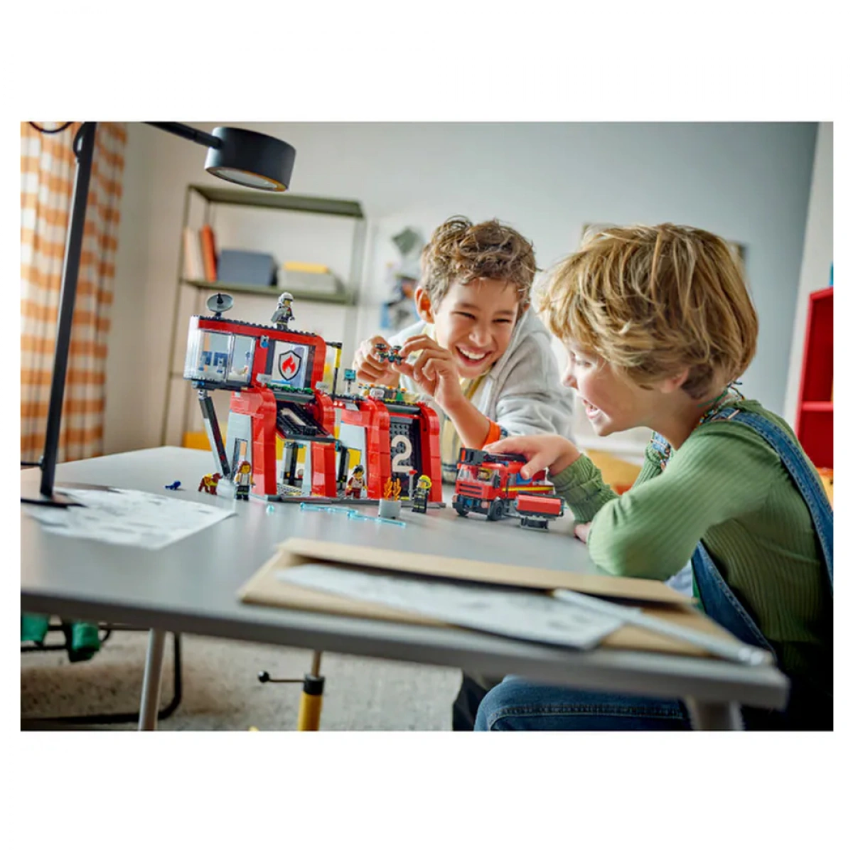 LEGO FIRE STATION WITH FIRE TRUCK 60414