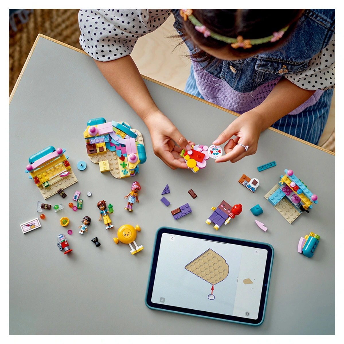 LEGO HEARTLAKE CITY CANDY STORE 42649