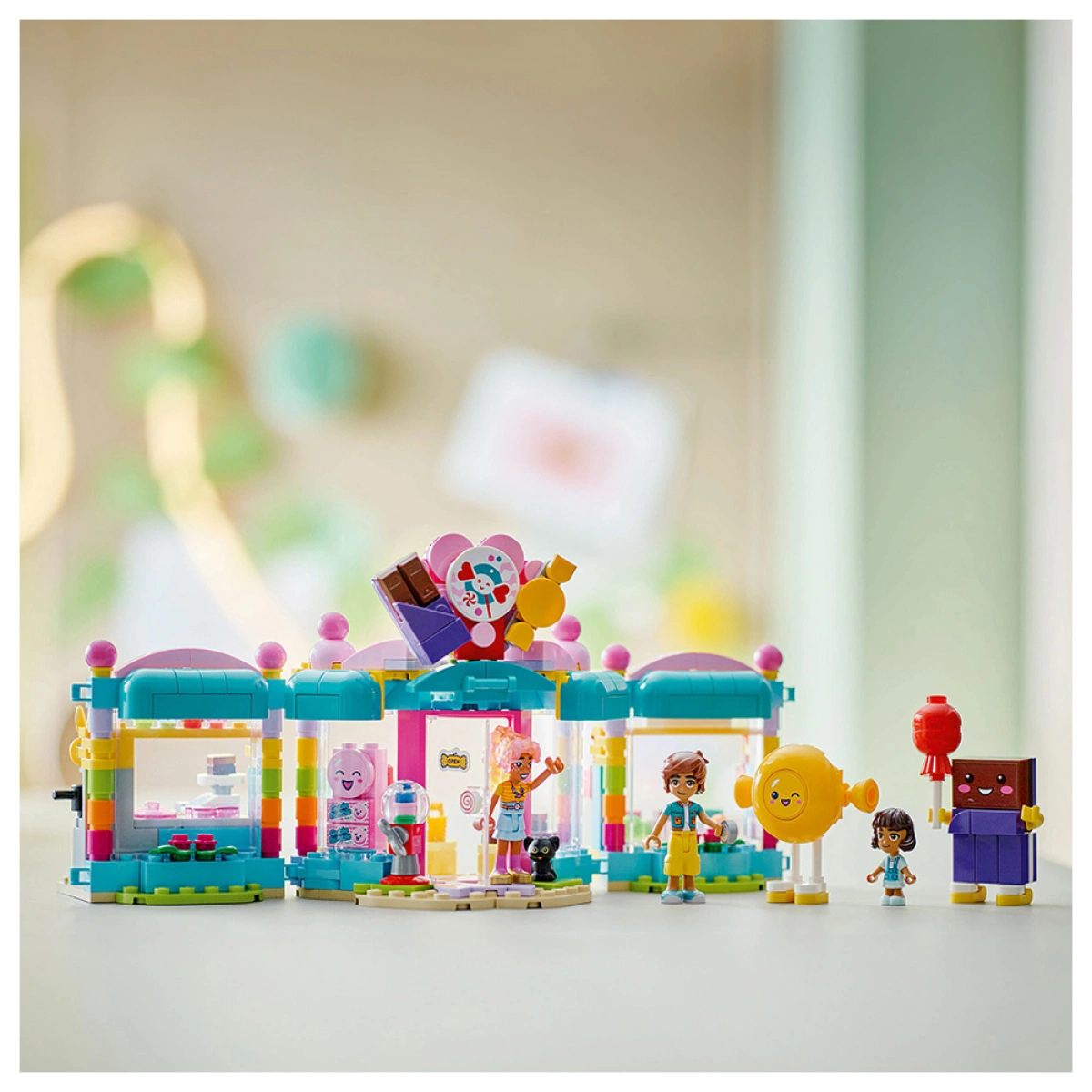 LEGO HEARTLAKE CITY CANDY STORE 42649