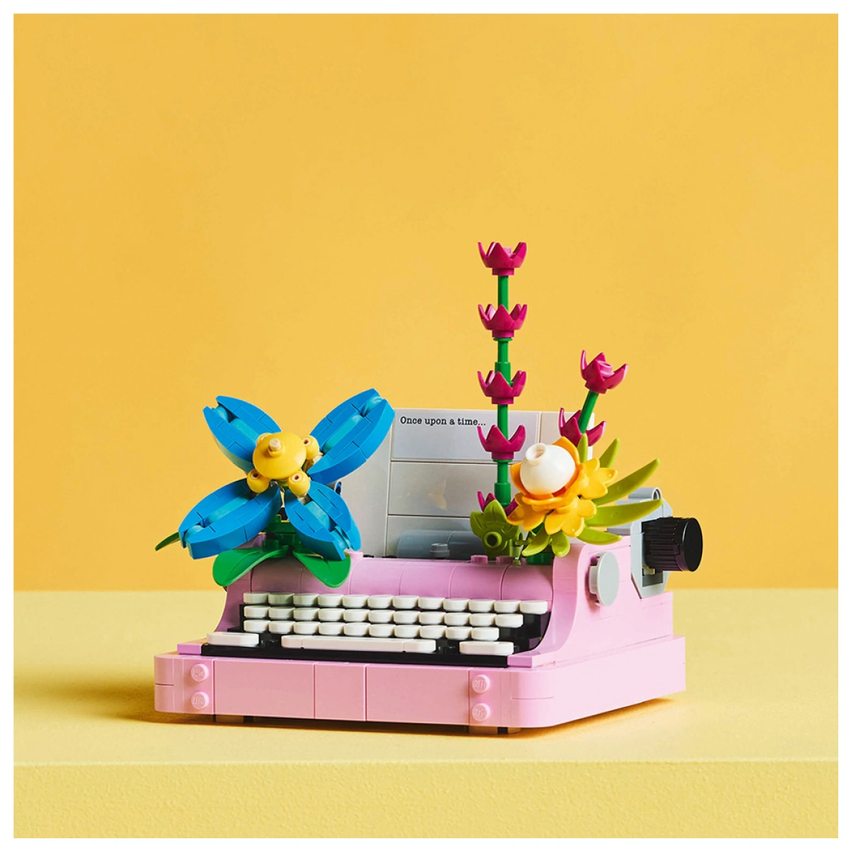 LEGO TYPEWRITER WITH FLOWERS 31169
