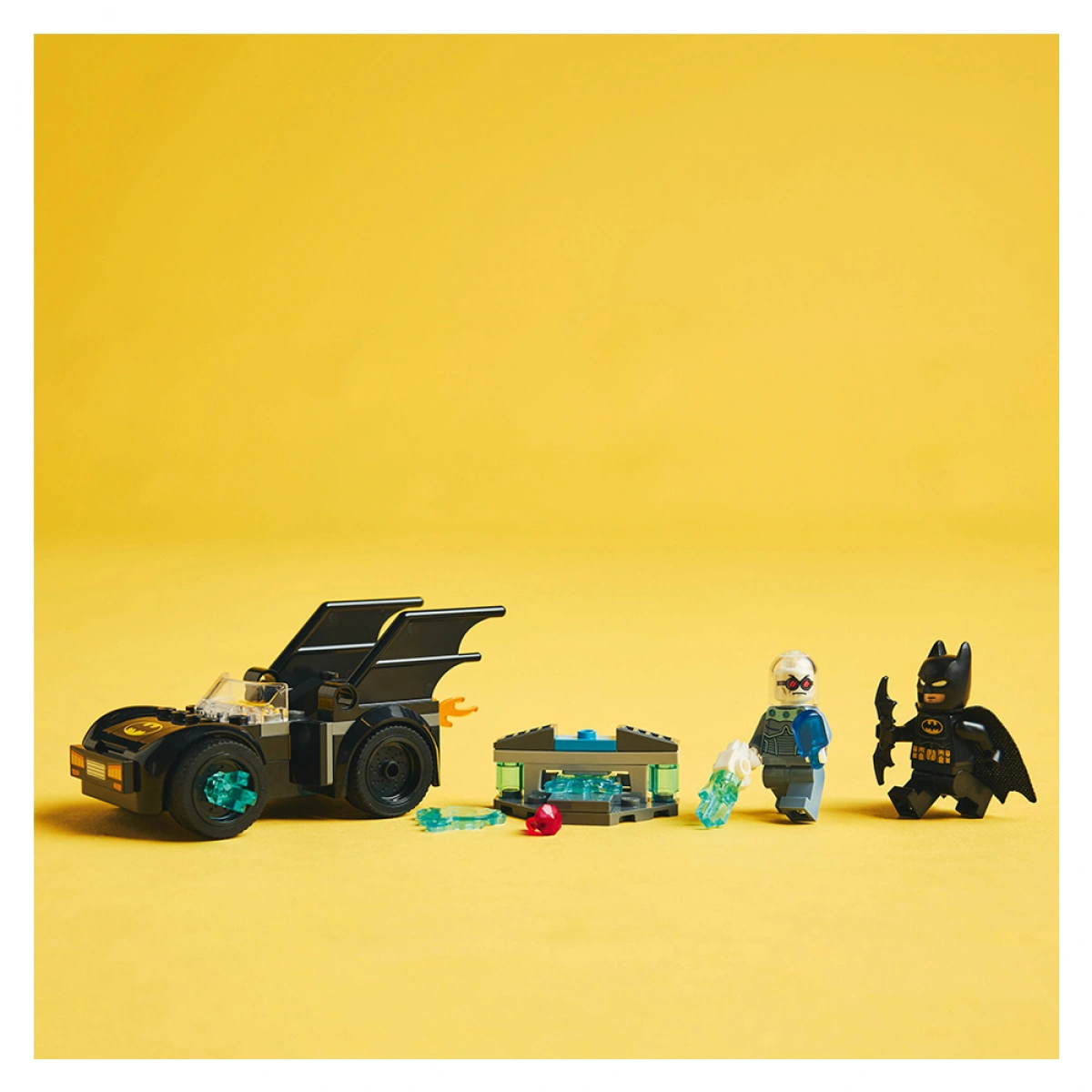 LEGO BATMAN & BATMOBILE VS MR FREEZE 76301