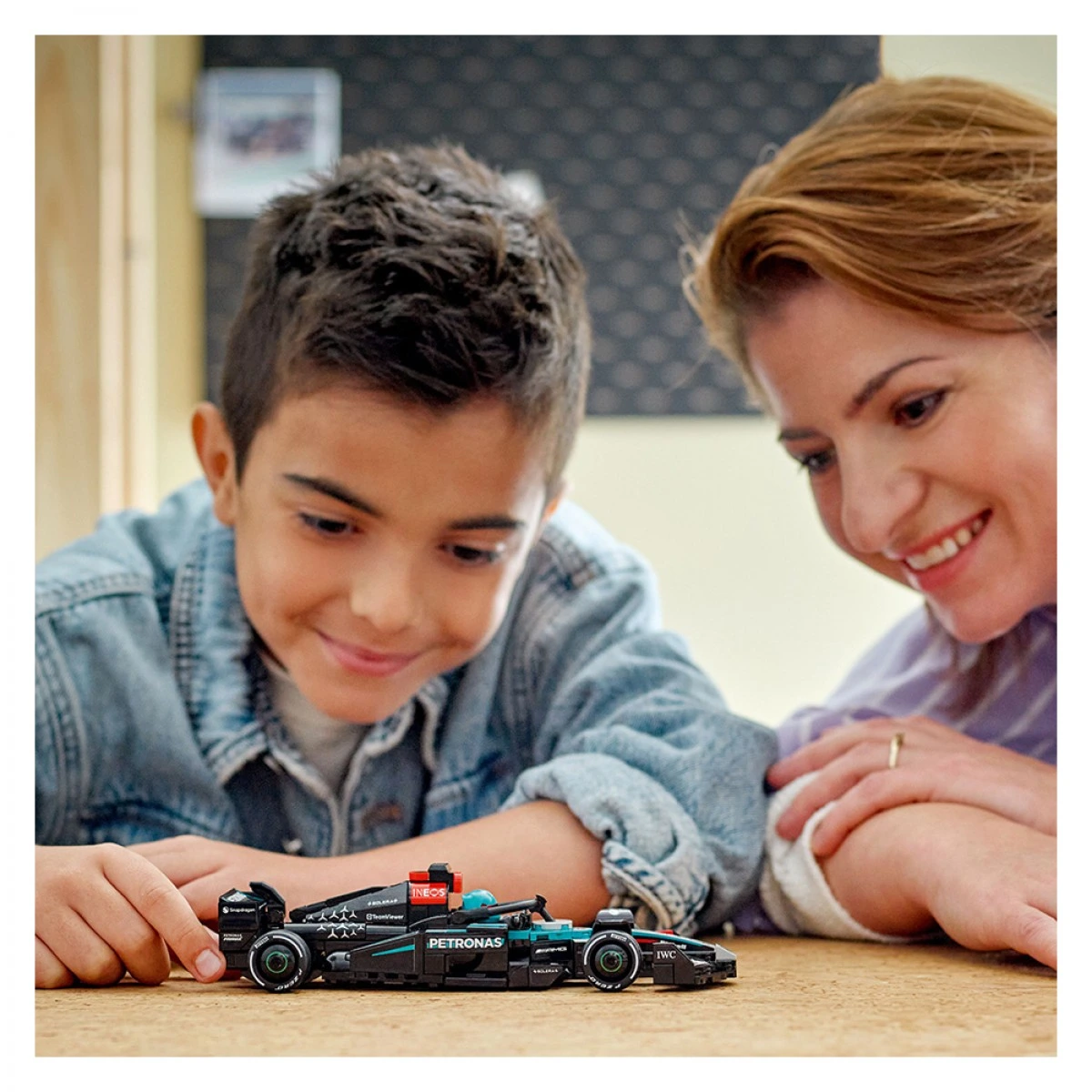 LEGO MERCEDES-AMG W15 RACE CAR 77244