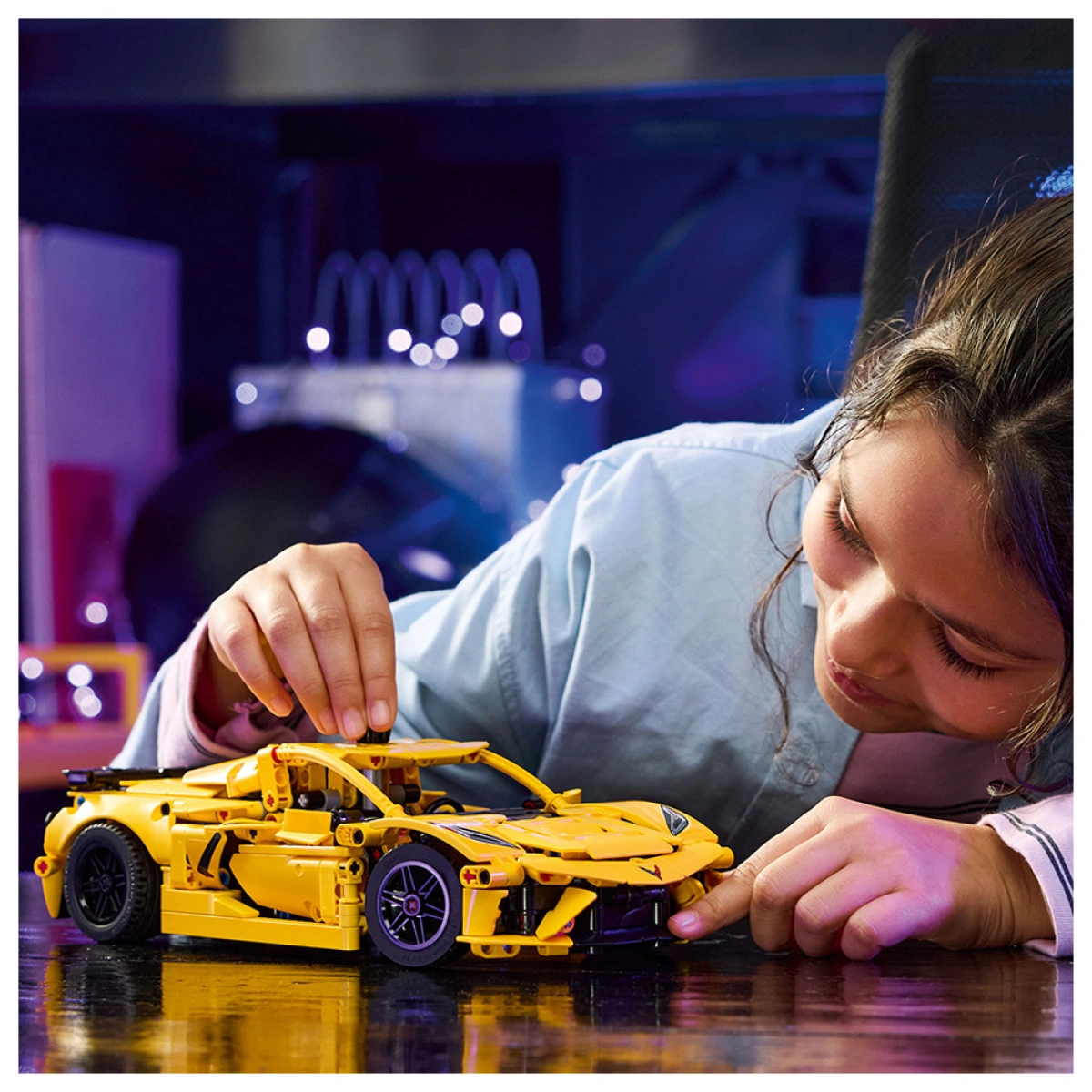 LEGO CHEVROLET CORVETTE STINGRAY 42205