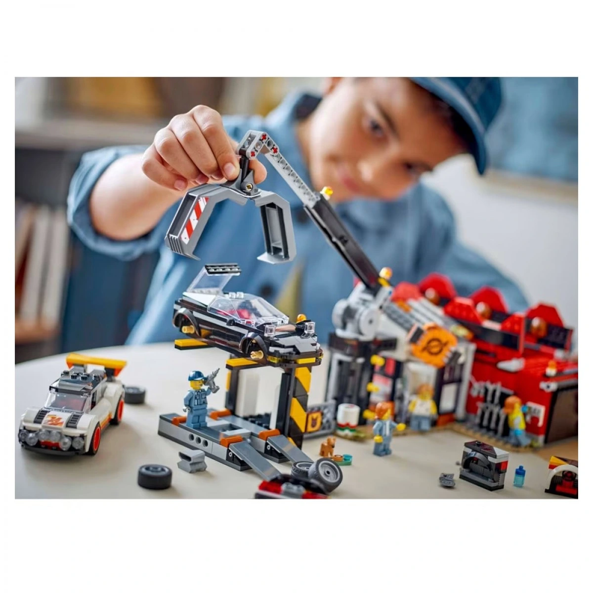 LEGO SCRAPYARD WITH CARS 60472