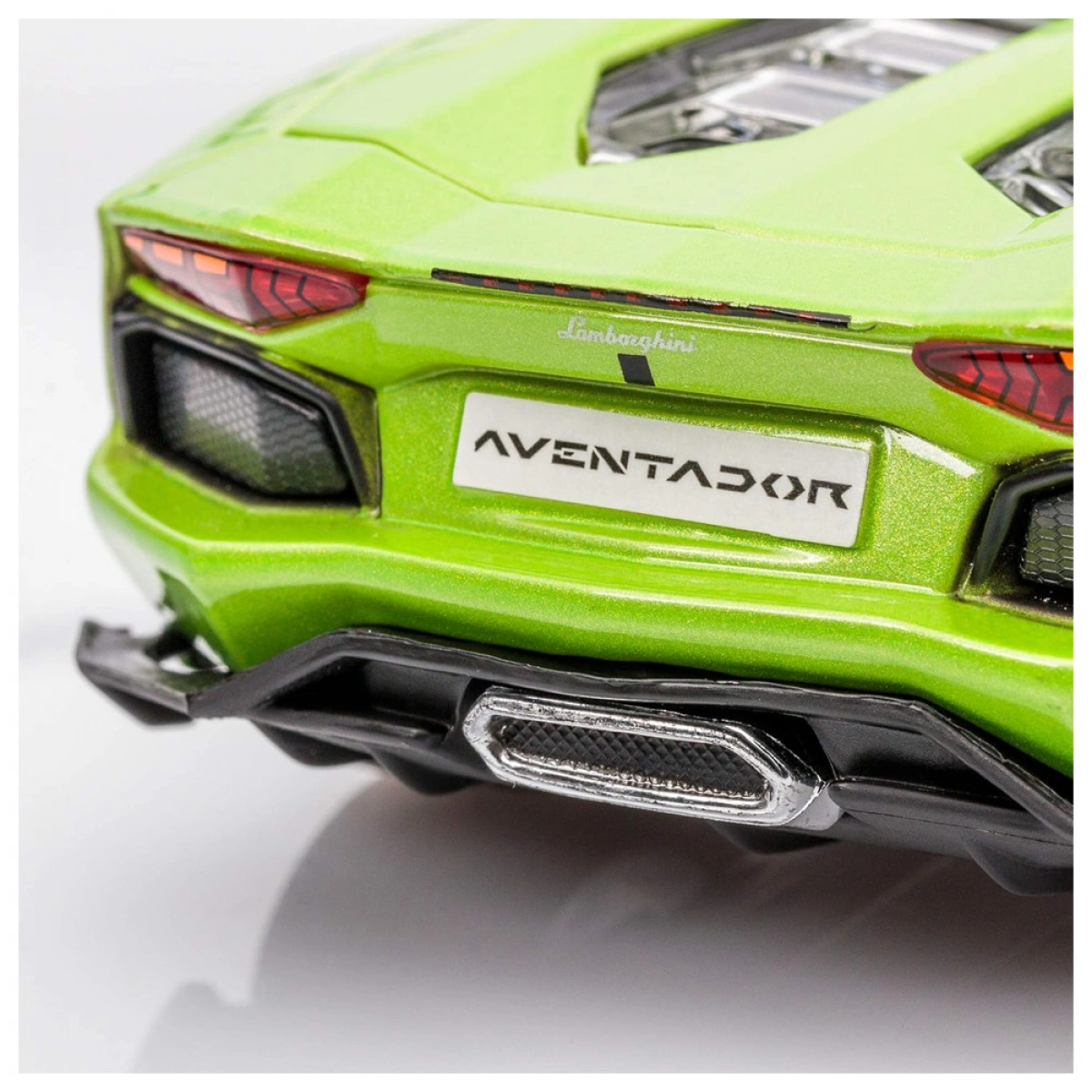 MAISTO 1:24 ASSEMBLY LINE -LAMBORGHINI AVENTADOR ROADSTER 39124