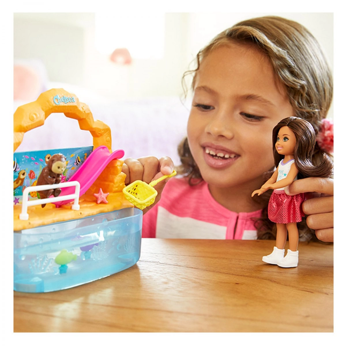 MATTEL BARBIE ΤΣΕΛΣΙ & ΦΙΛΕΣ -ΣΕΤ ΕΞΟΧΗΣ FDB32