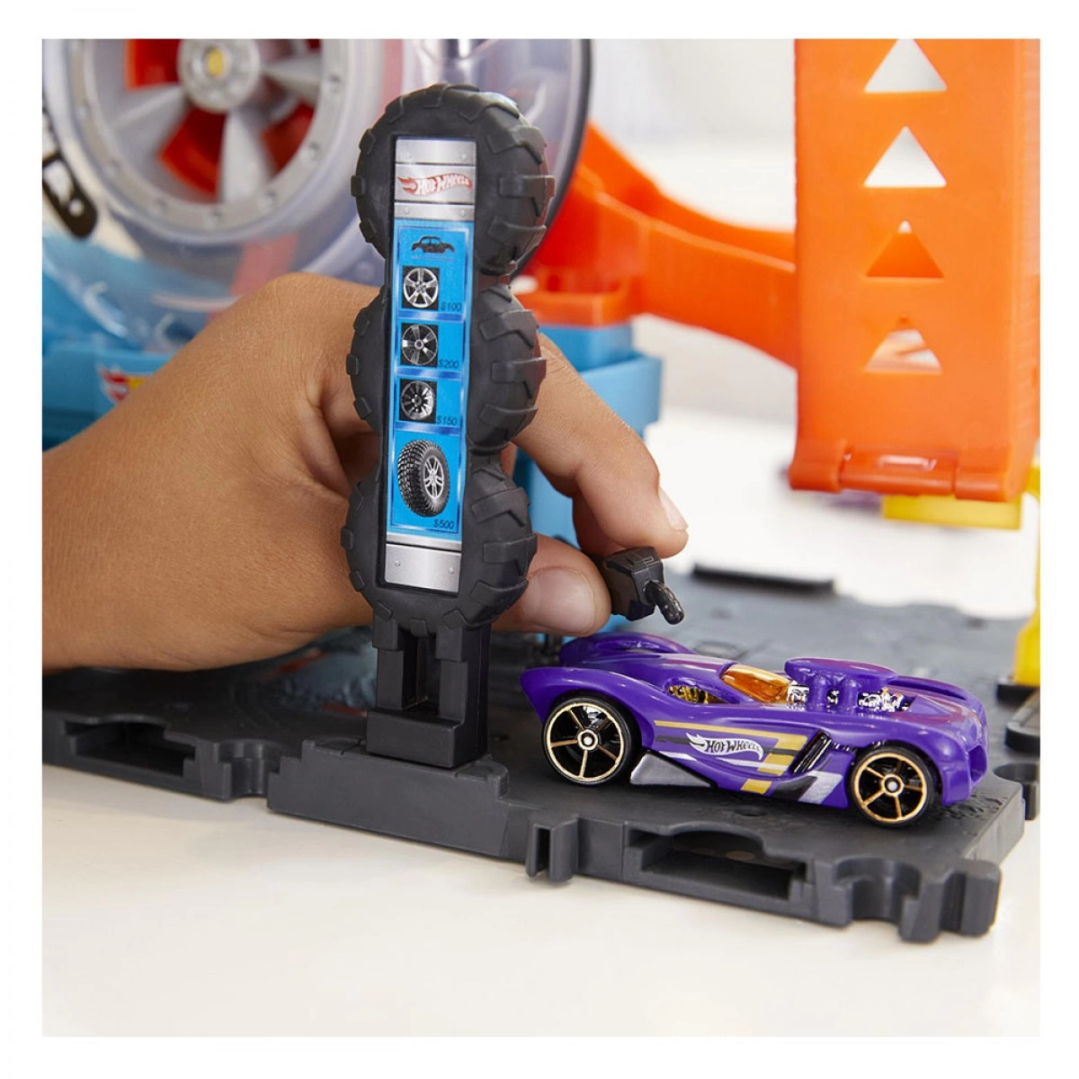 MATTEL HOT WHEELS TRACK CITY WITH ROTATING HDP02 WHEELS