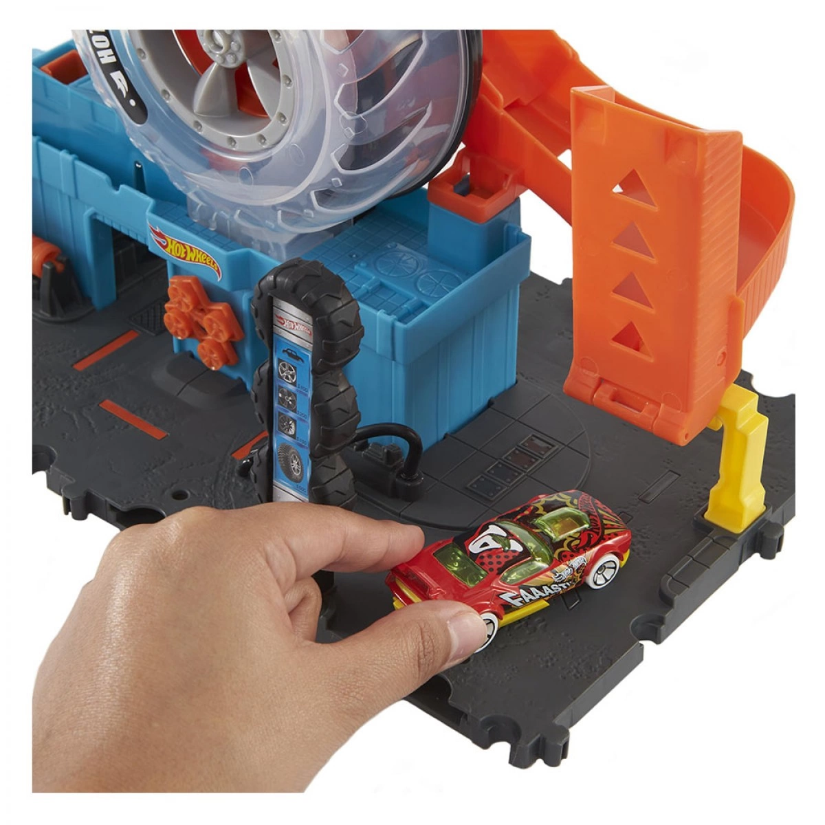MATTEL HOT WHEELS TRACK CITY WITH ROTATING HDP02 WHEELS