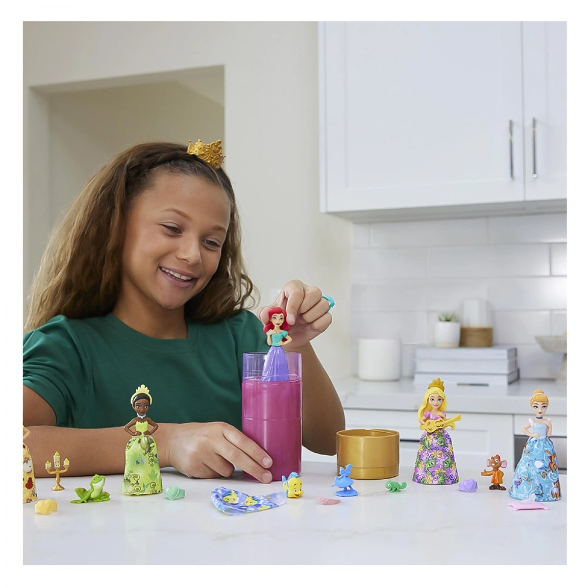 MATTEL DISNEY PRINCESS MINI DOLLS-COLOR REVEAL HMB69 (6 CHOICES)