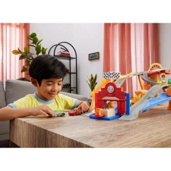 MATTEL CARS DRIVER PLAYSET/RESCUE ROAD RACEWAY JFL57