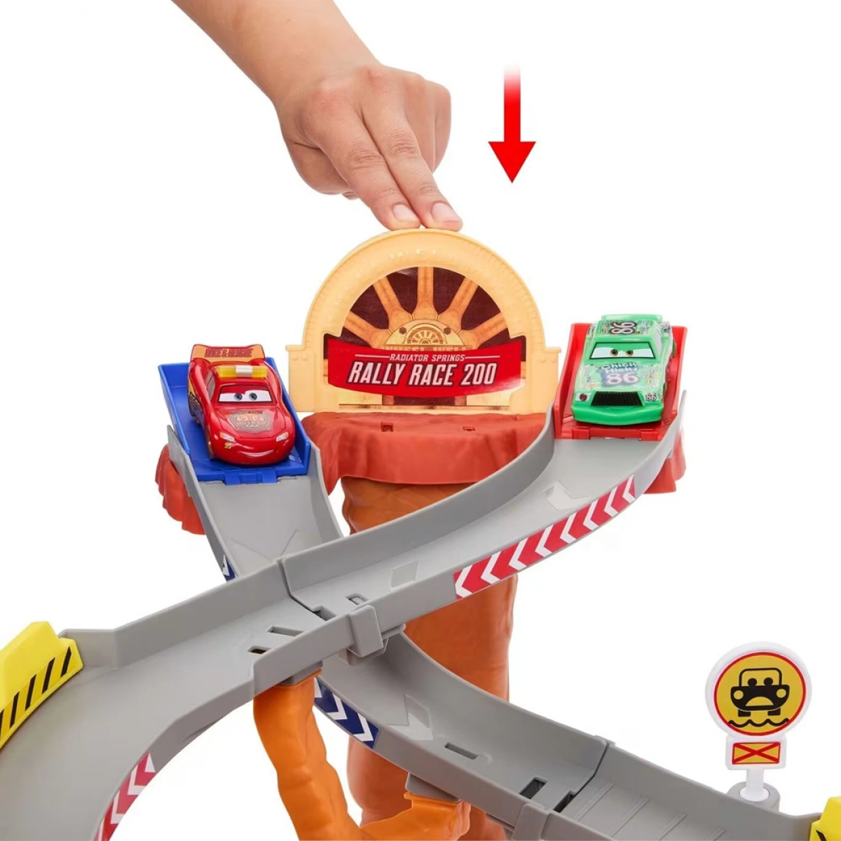 MATTEL CARS DRIVER PLAYSET/RESCUE ROAD RACEWAY JFL57