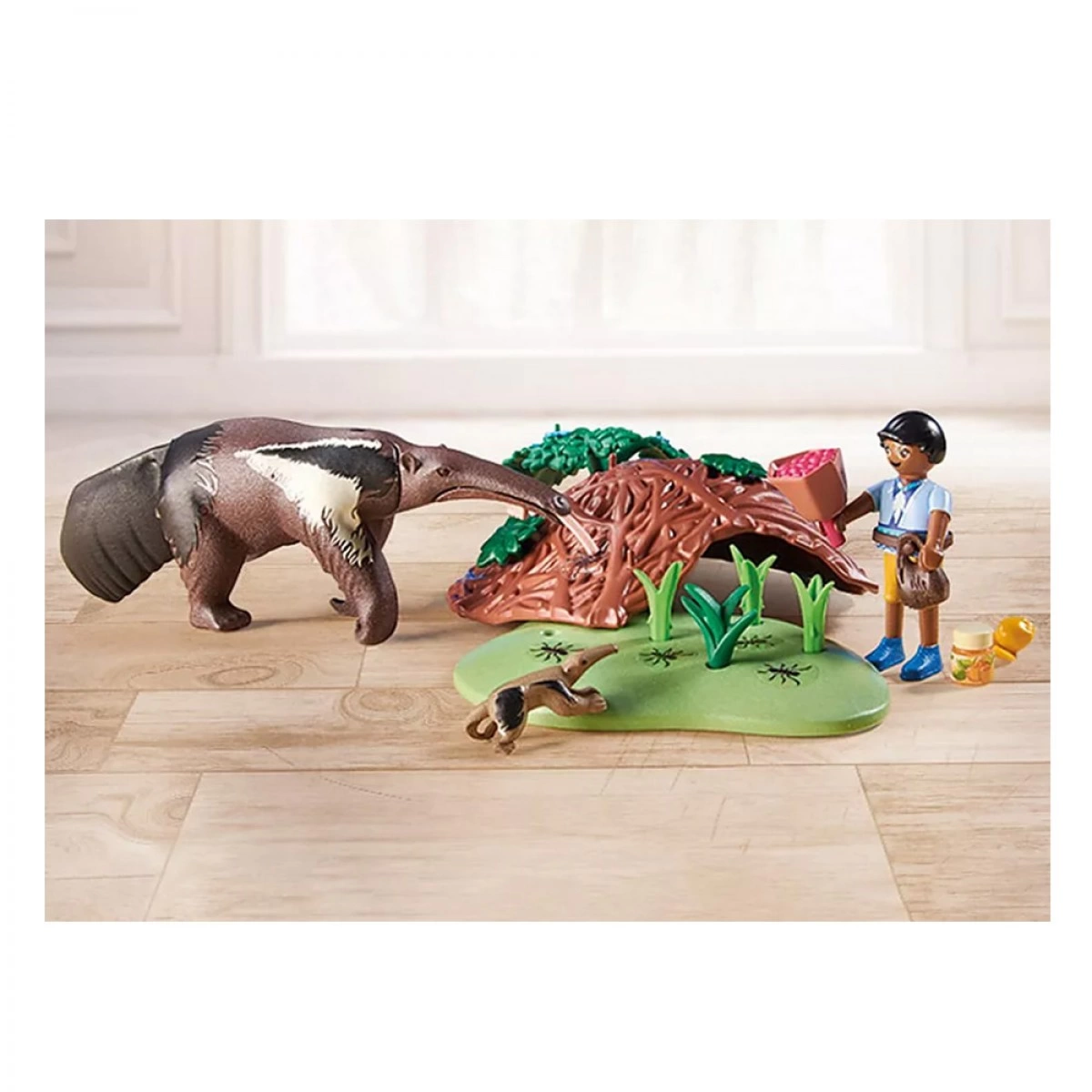 PLAYMOBIL CHILDREN ANIMAL CAREGIVERS WITH ANTEATER 71012