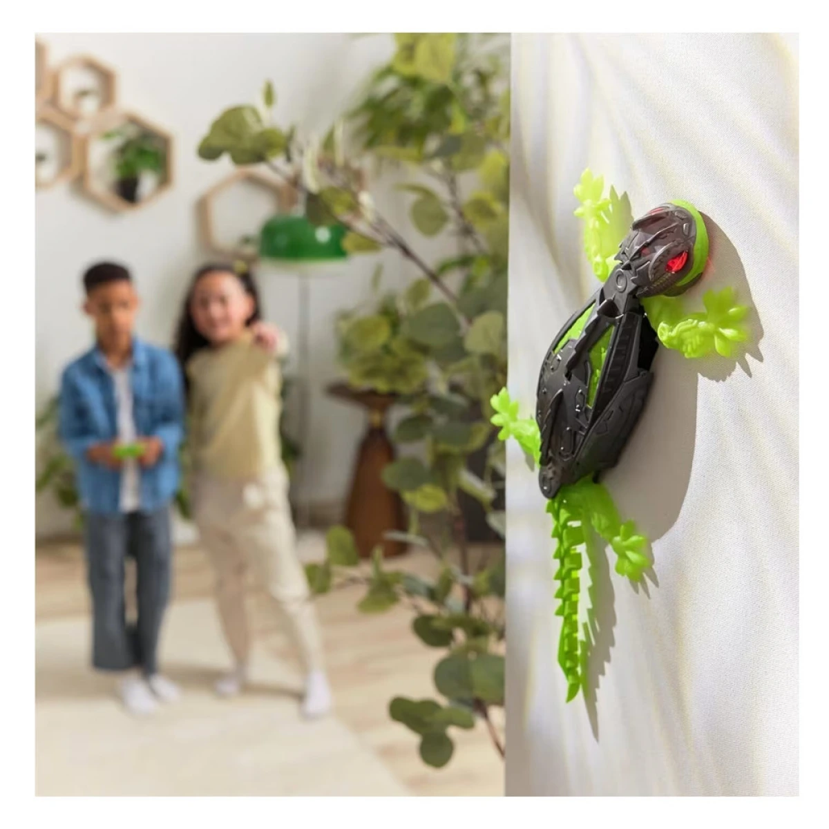 SPIN MASTER HEXBOTS: WALL CLIMBER - WALL CRAWLER GECKO 6070281